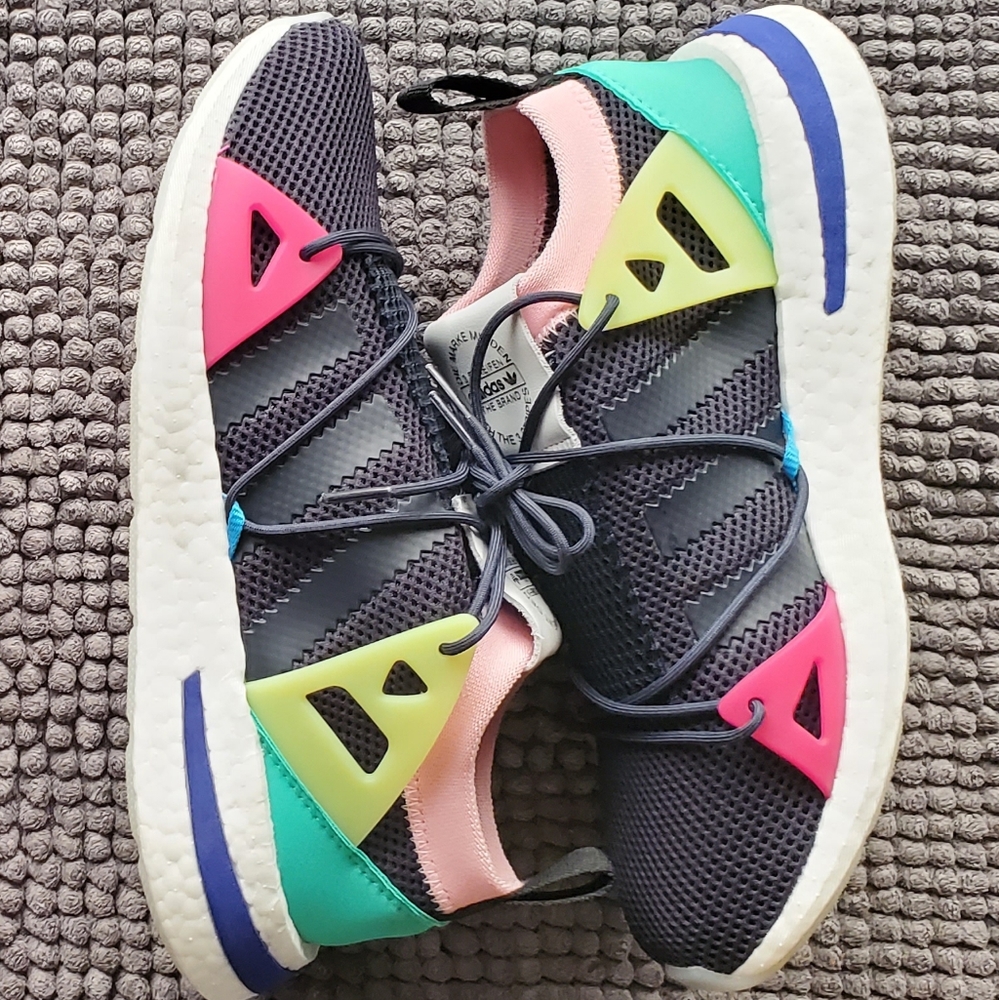New women's Adidas arkyn